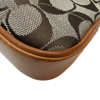 Pochette mit Schnalle Signature