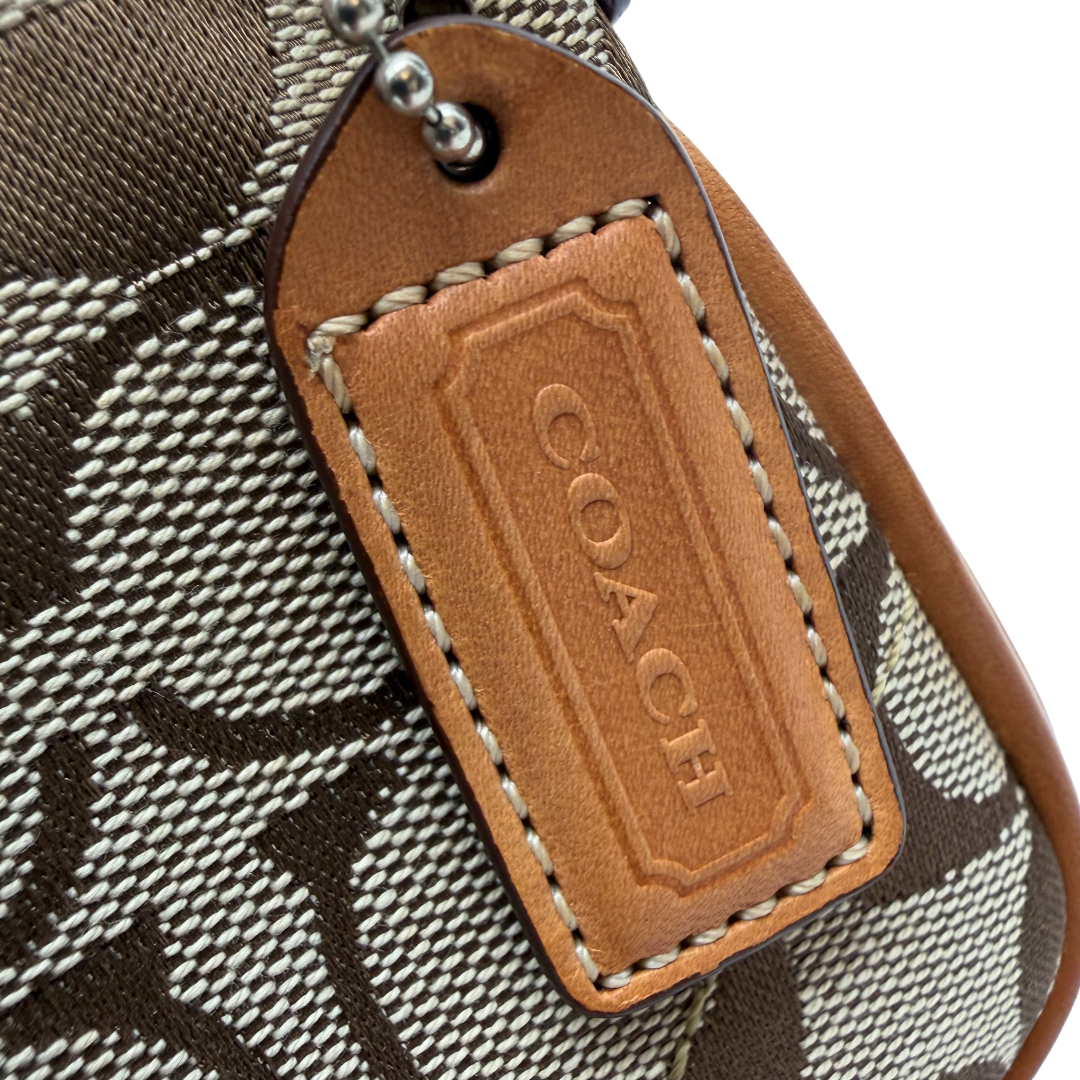 Pochette mit Schnalle Signature