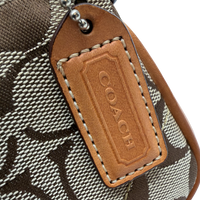Pochette mit Schnalle Signature