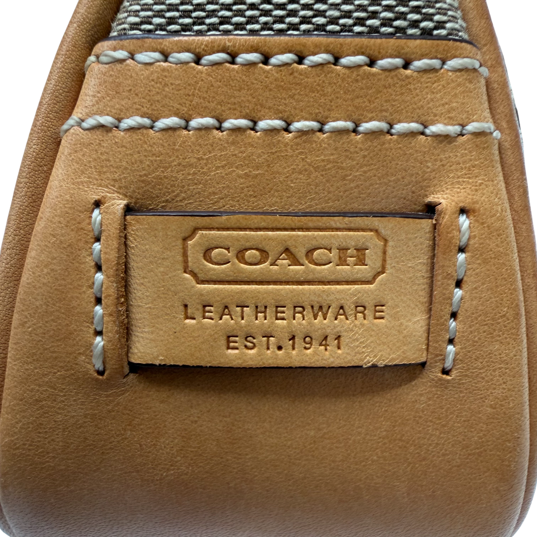 Pochette mit Schnalle Signature