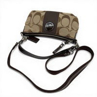 Coach Pochette Signature