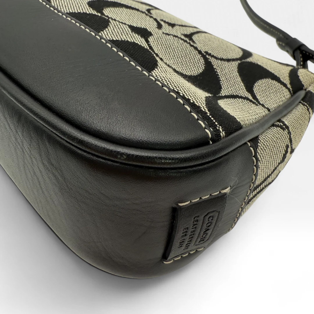 Coach Pochette black leather details monogram beige