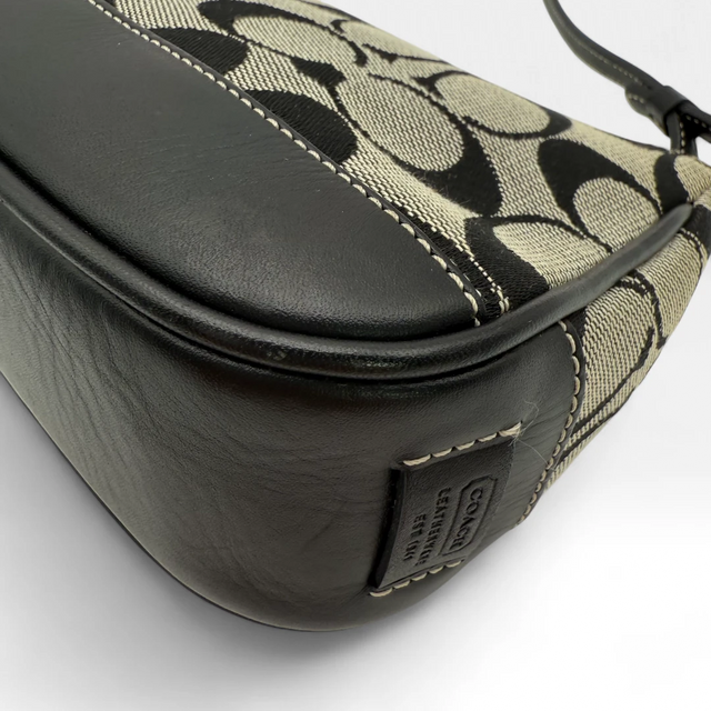 Coach Pochette black leather details monogram beige