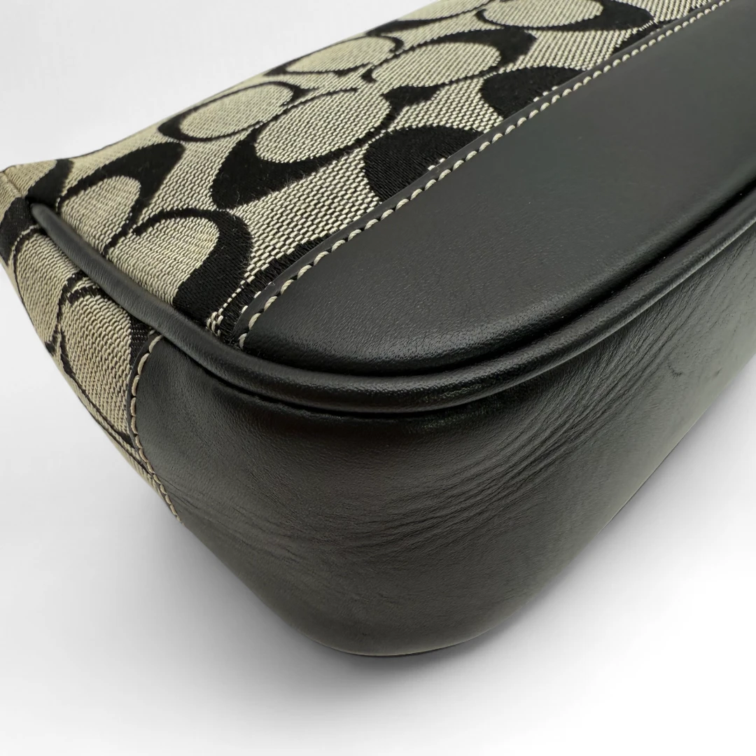 Coach Pochette black leather details monogram beige