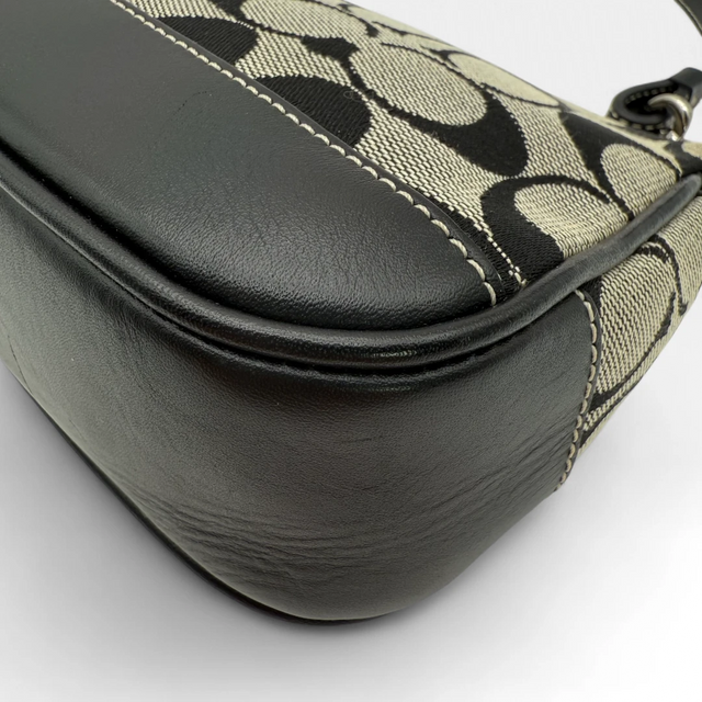 Coach Pochette black leather details monogram beige