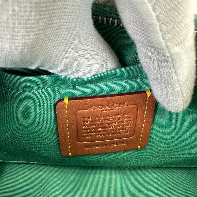 Sac bandoulière en forme de baguette