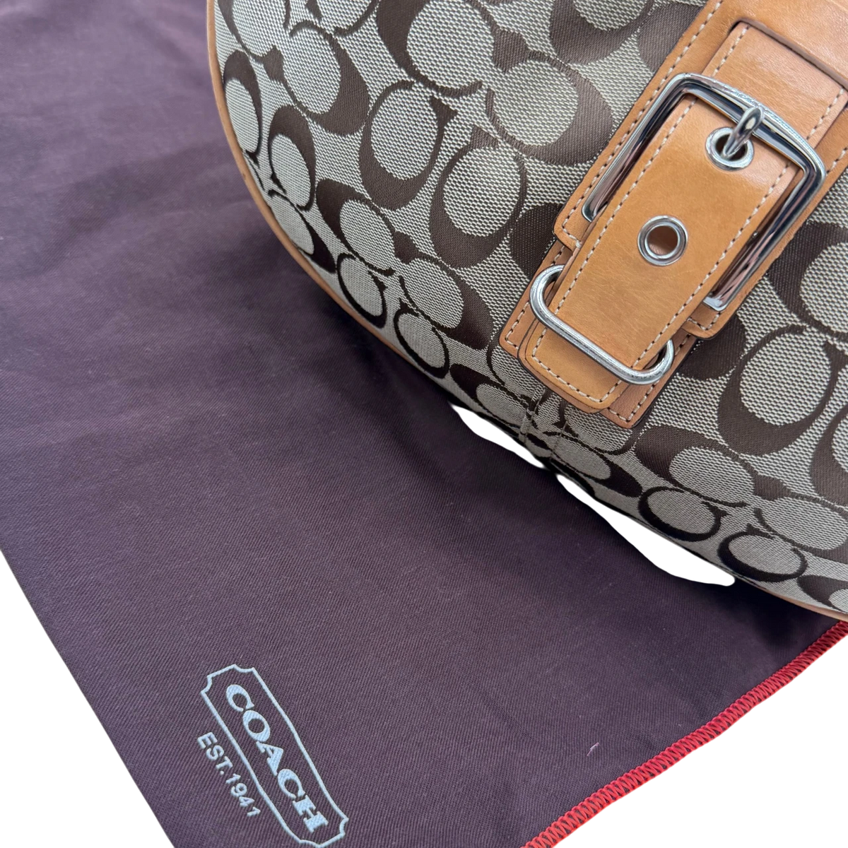Coach Schultertasche Croissant Signature beige – mit Staubbeutel