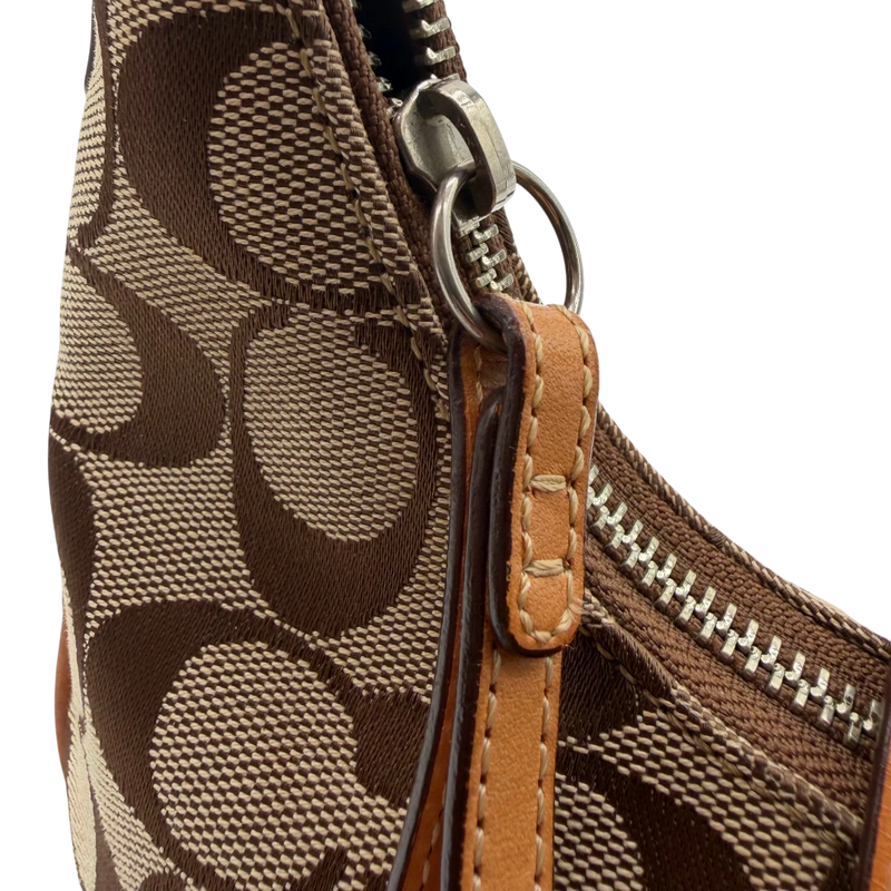 Coach Schultertasche Croissant small Signature