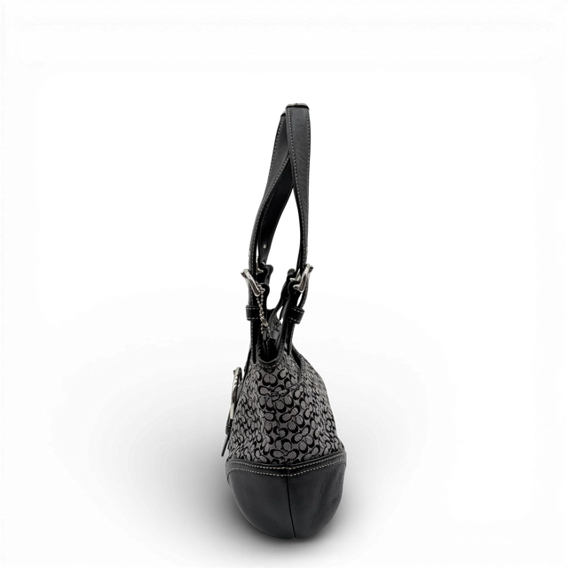 Signature shoulder bag 