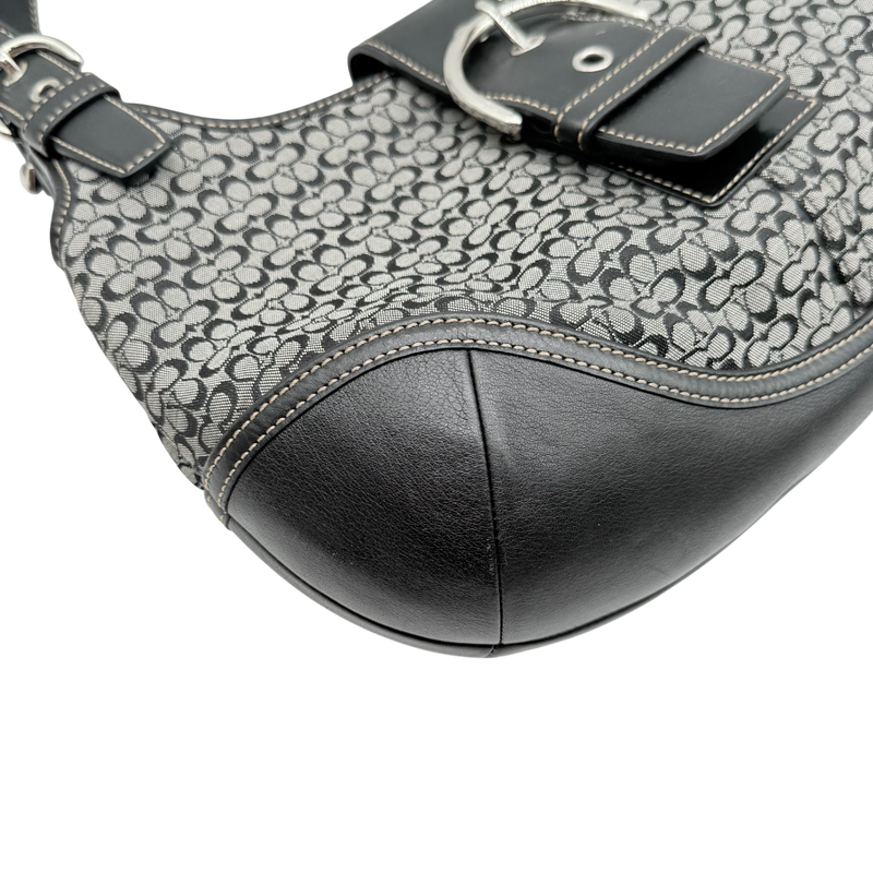 Signature shoulder bag 