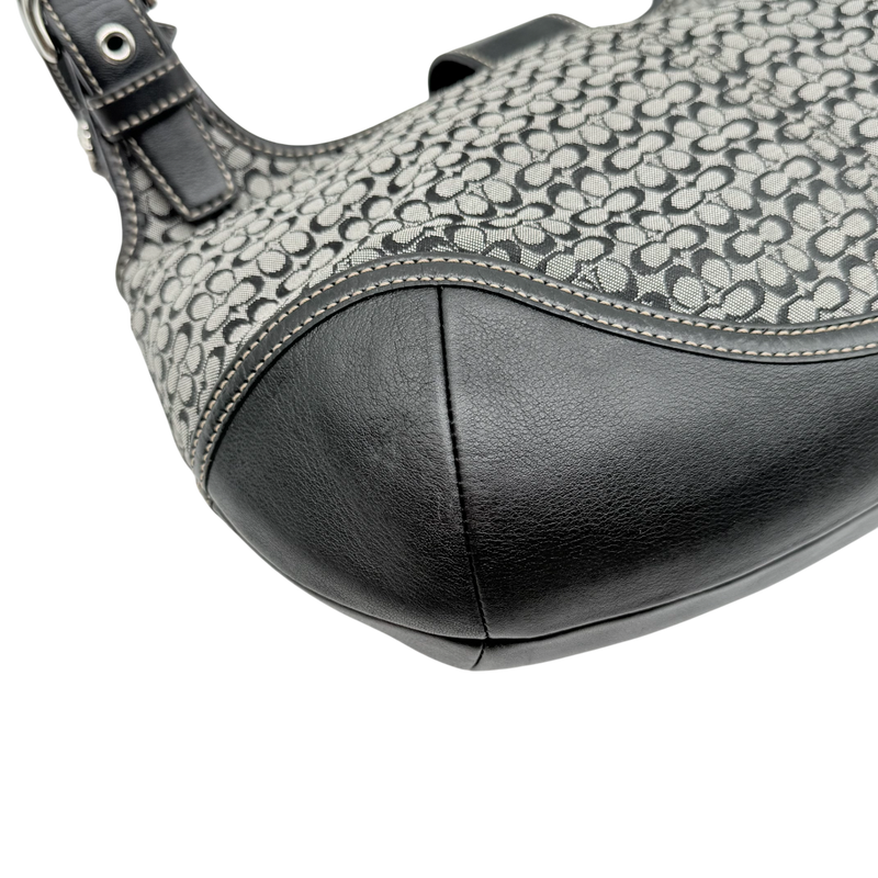 Signature shoulder bag 