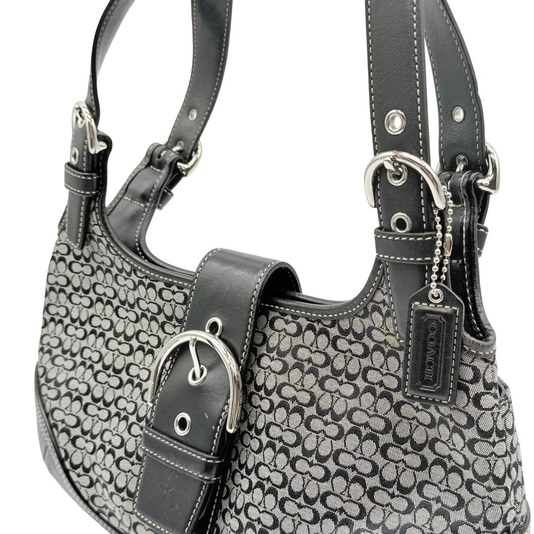 Signature shoulder bag 