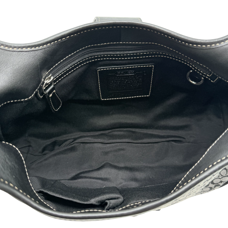 Signature shoulder bag 