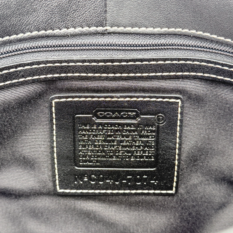 Signature shoulder bag 
