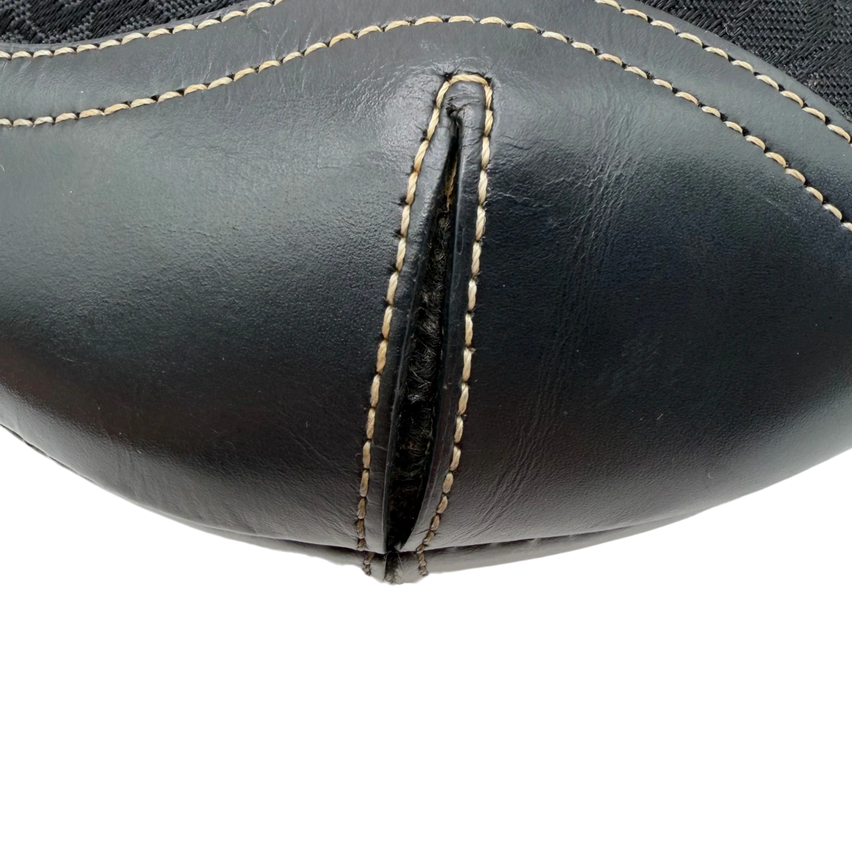Coach Schultertasche Soho Mini Signature schwarz – Ecken im Detail