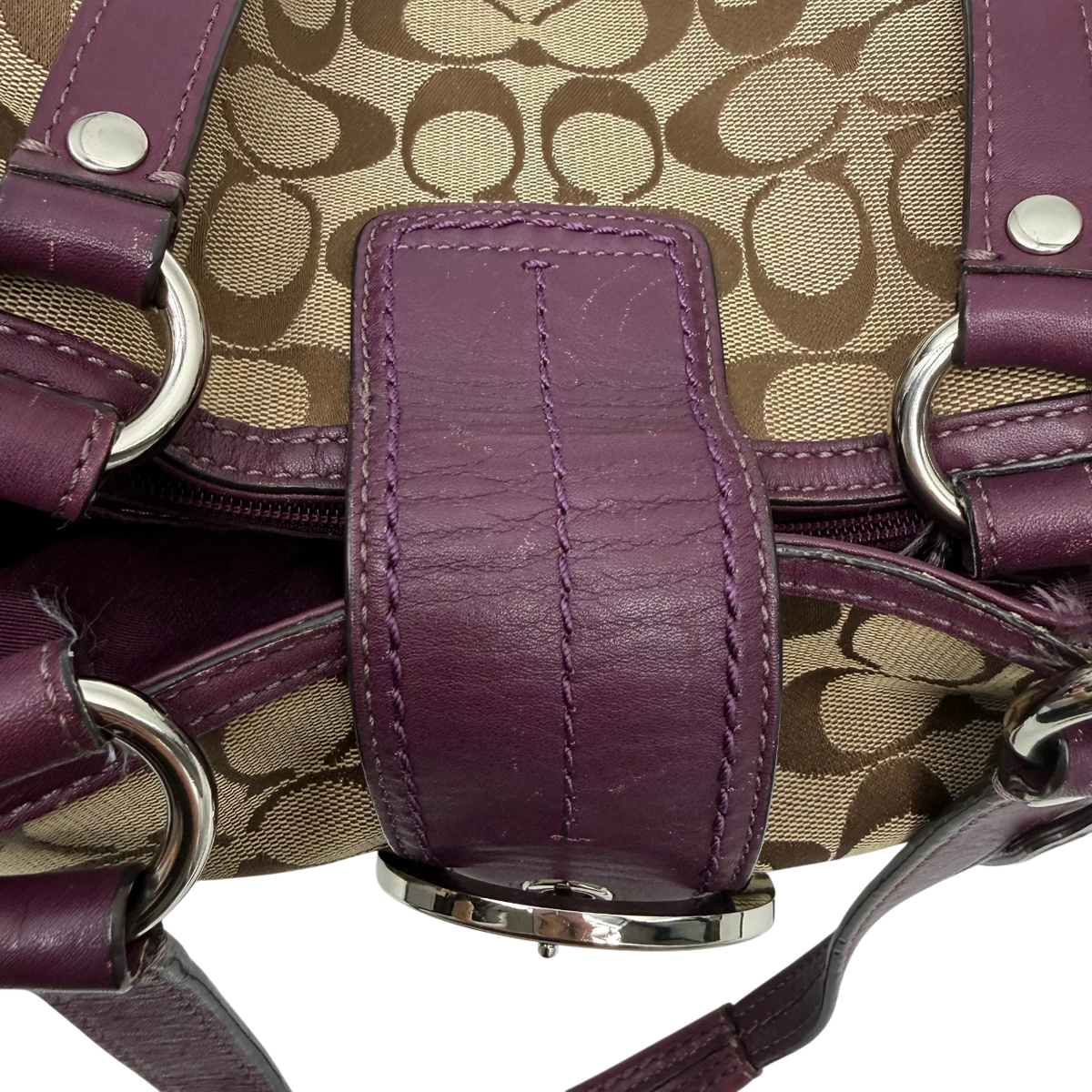 Coach Shopper Signature beige – Beschläge im Detail