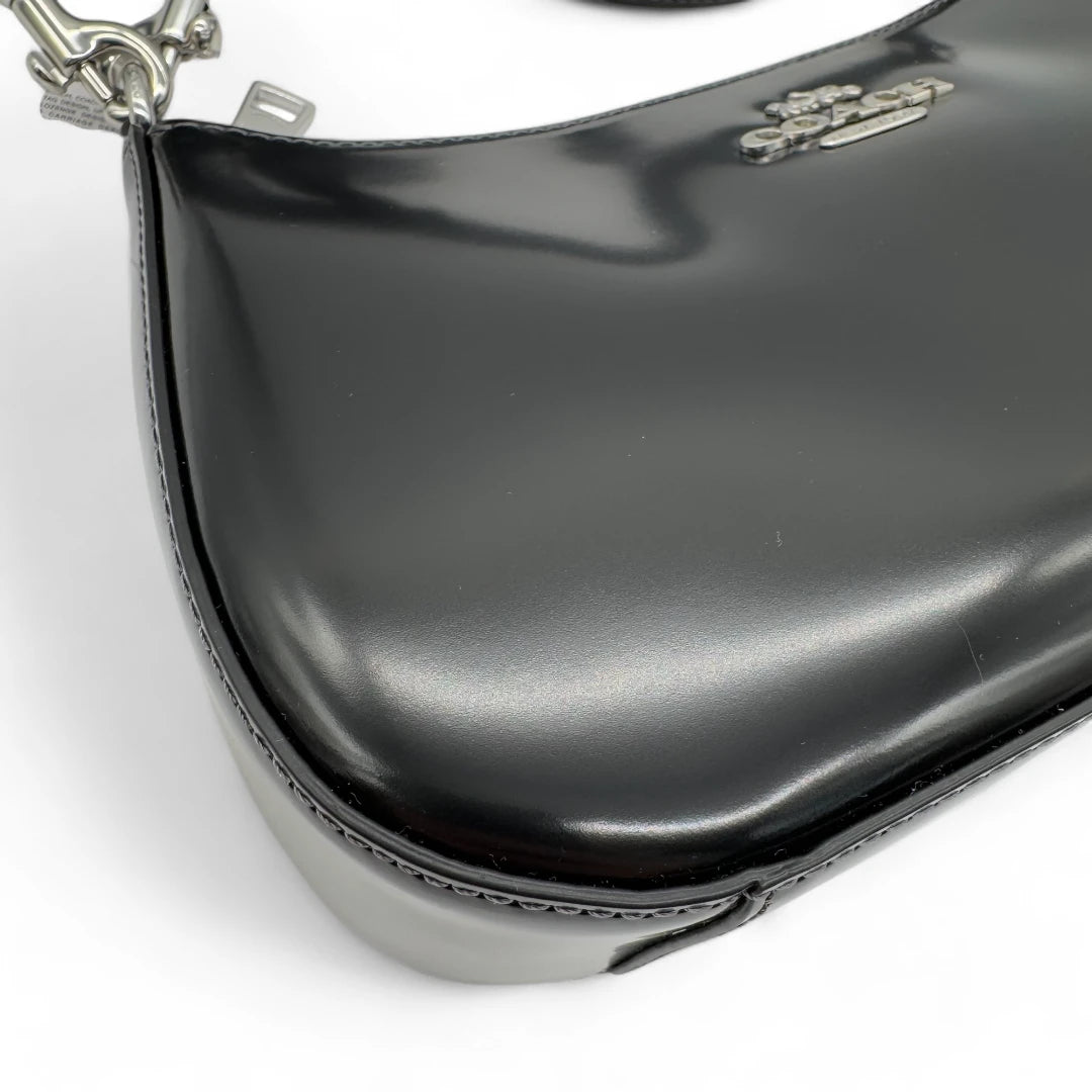 Coach Umhängetasche Teri mini in schwarz