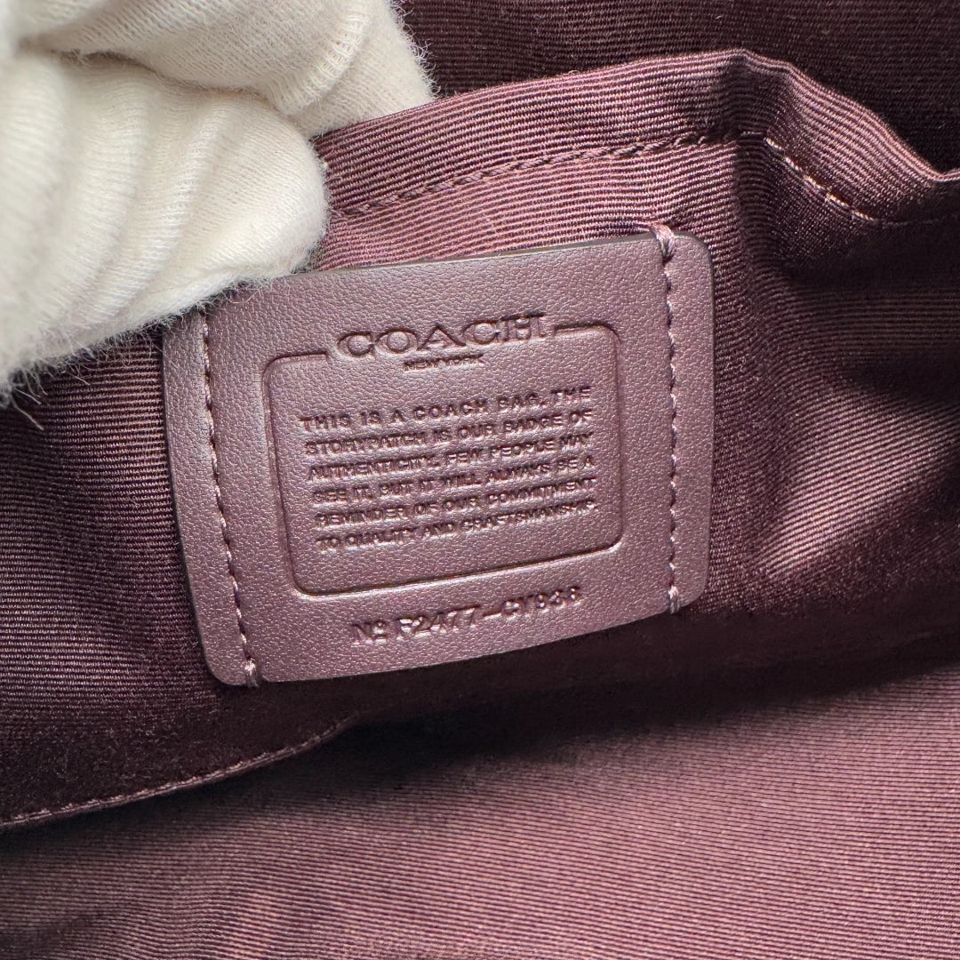 Coach Umhängetasche Teri mini in schwarz