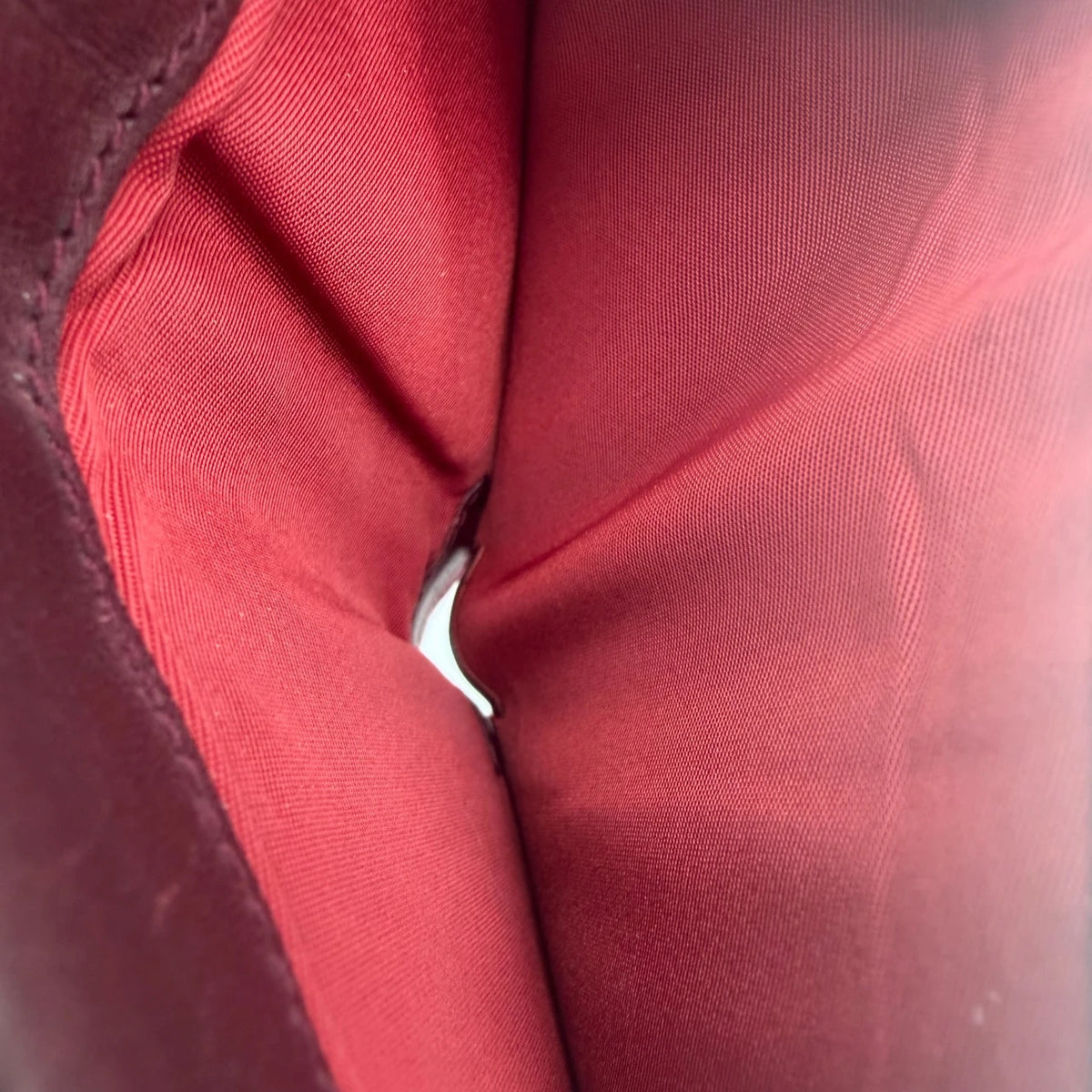 Dior Geldbeutel Oblique Saddle weinrot – Innenansicht