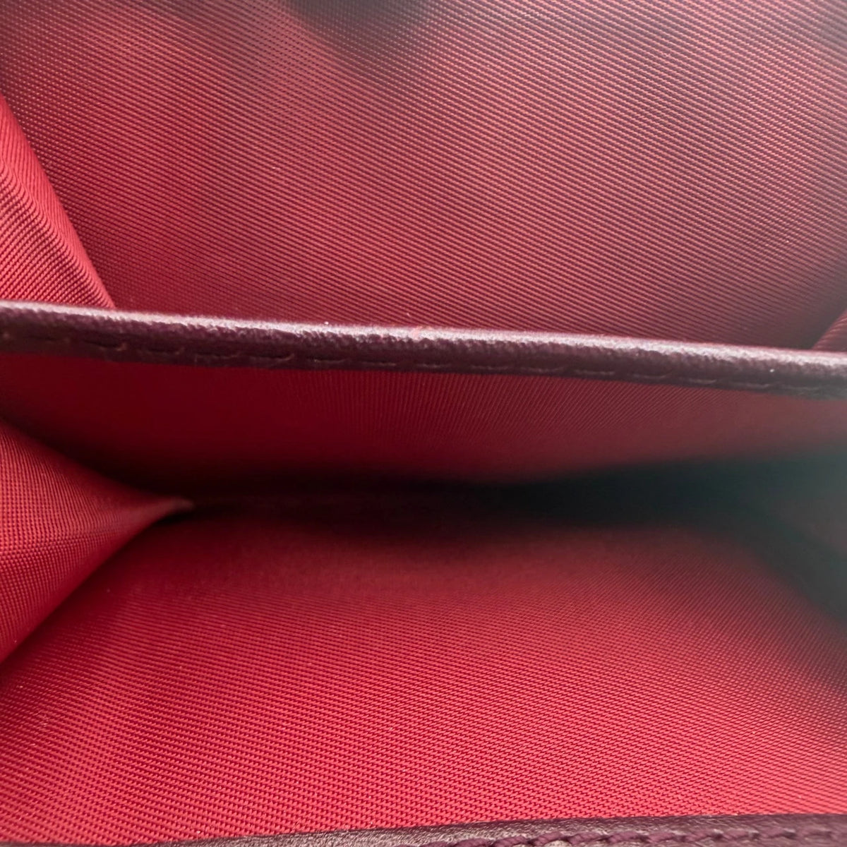 Dior Geldbeutel Oblique Saddle weinrot – Innenansicht