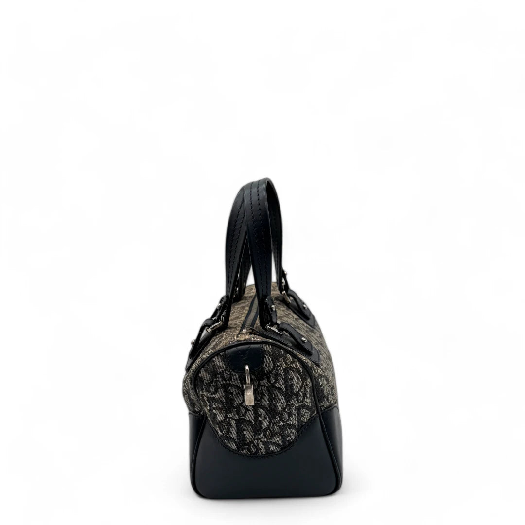 Dior Handtasche Boston 25 mit schwarzen Lederecken monogram grau
