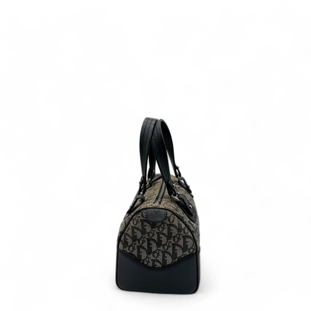 Dior Handtasche Boston 25 mit schwarzen Lederecken monogram grau