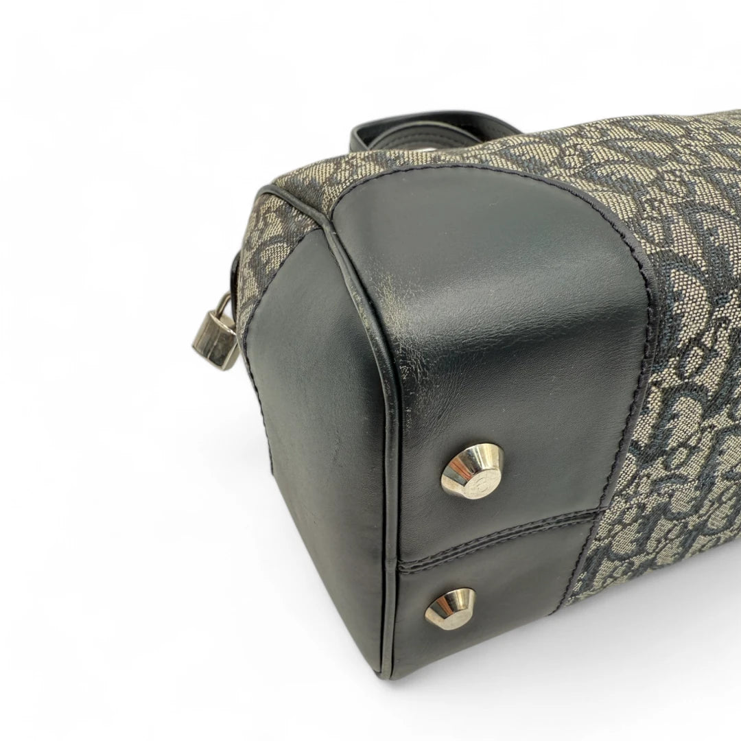 Dior Handtasche Boston 25 mit schwarzen Lederecken monogram grau