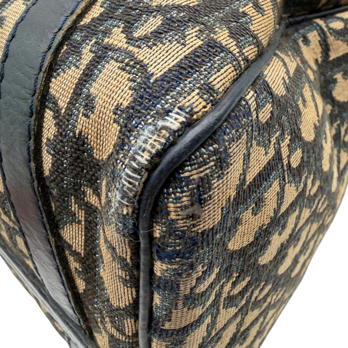 Dior Handtasche Boston 30 vintage monogram beige & blau – Ecken im Detail