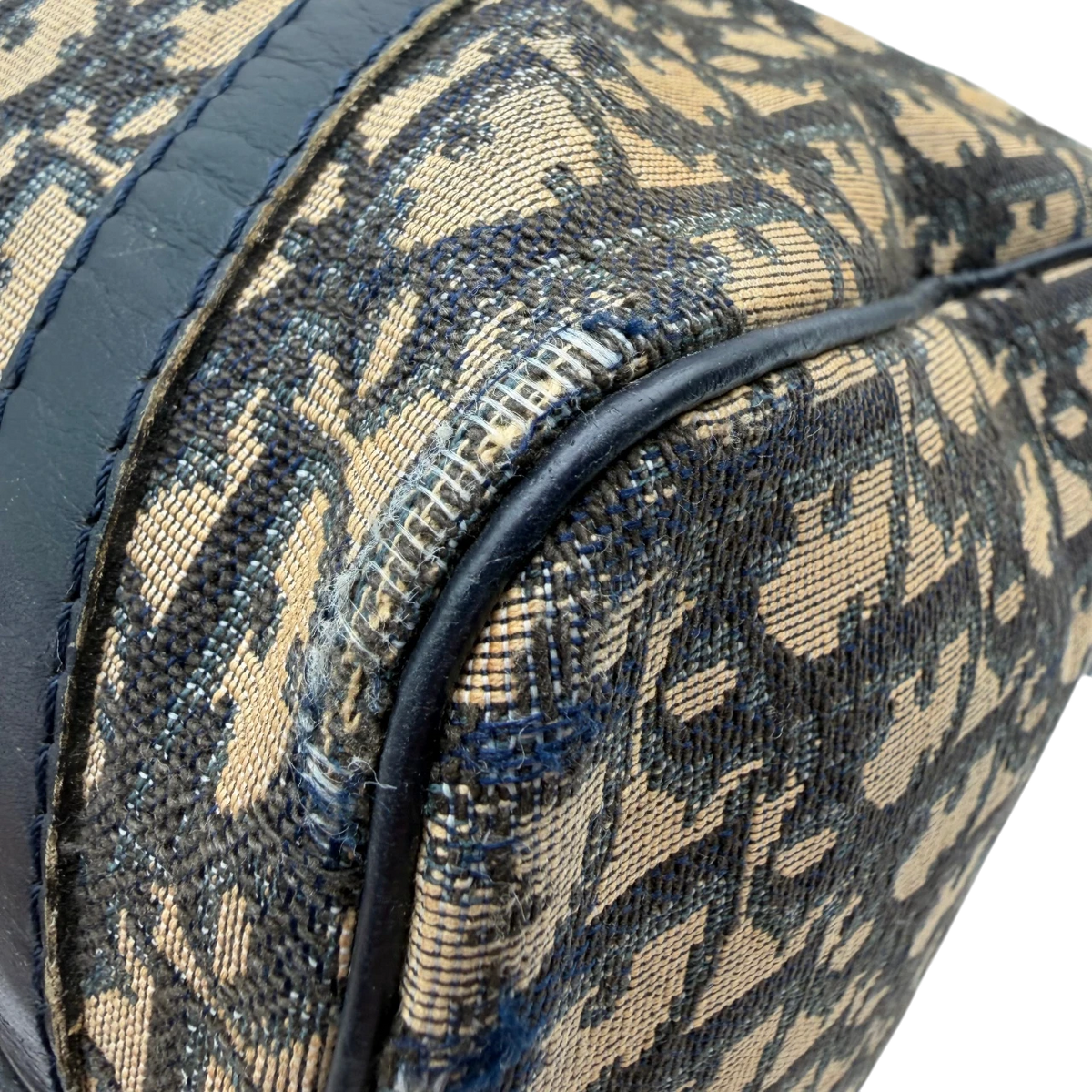 Dior Handtasche Boston 30 vintage monogram beige & blau – Ecken im Detail