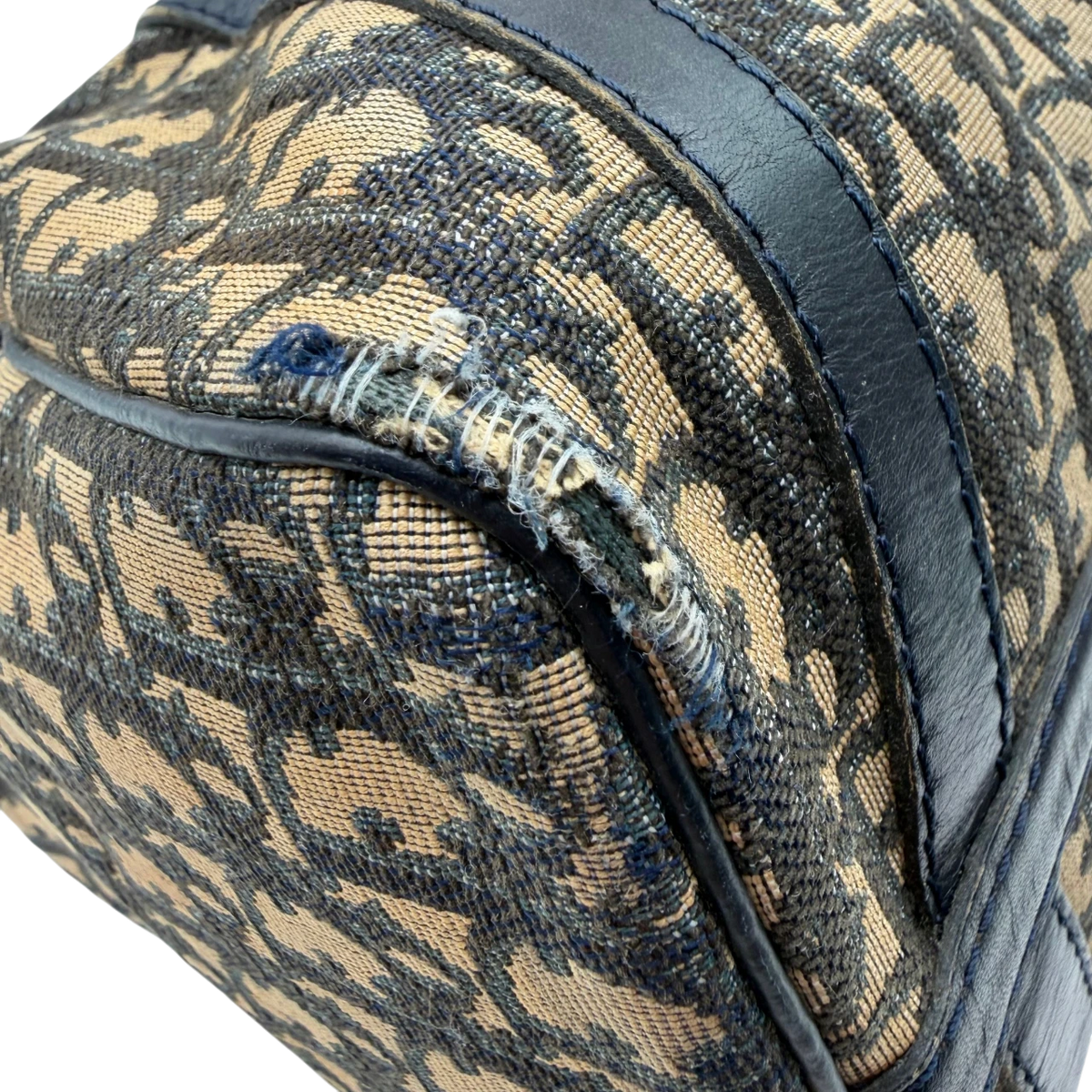 Dior Handtasche Boston 30 vintage monogram beige & blau – Ecken im Detail