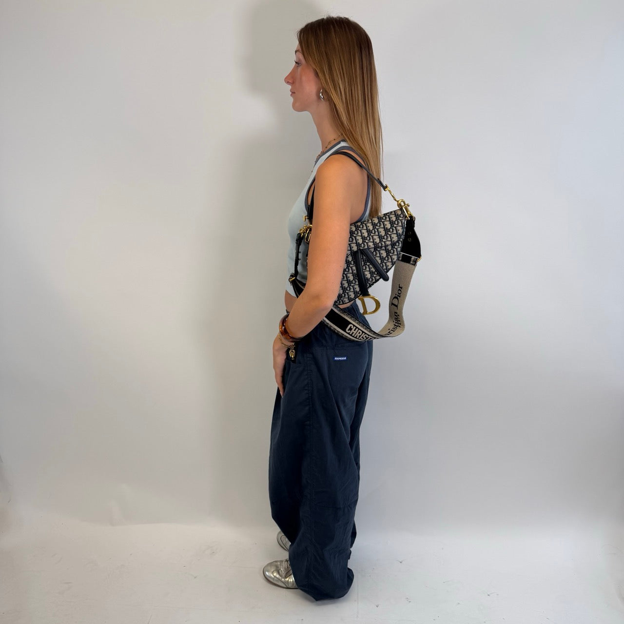 Dior Schultertasche Saddle Bag mit Schulterriemen aus Canvas blau & beige