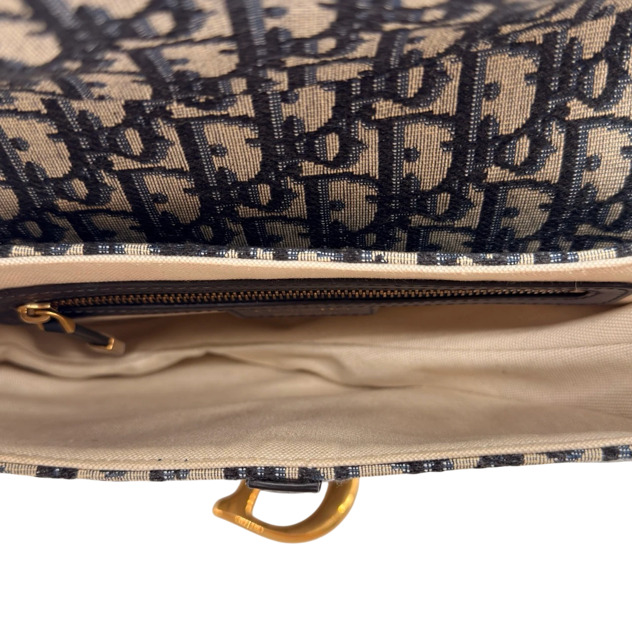 Dior Schultertasche Saddle Bag mit Schulterriemen aus Canvas blau & beige