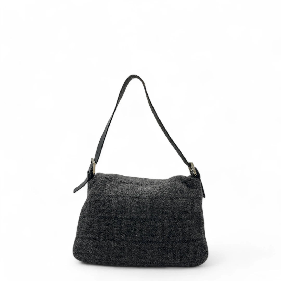 Fendi Handtasche Mamma Baguette aus Kaschmir monogram grau
