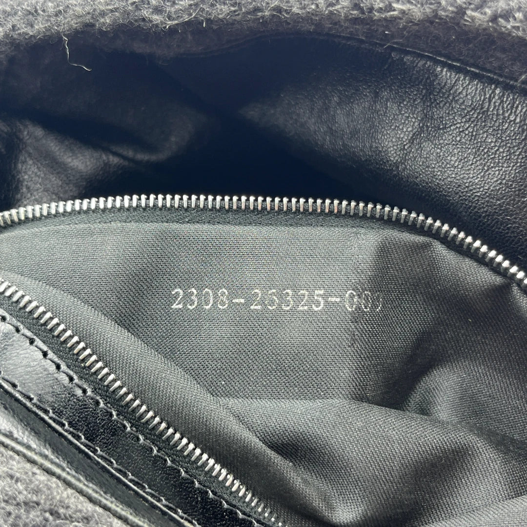Fendi Handtasche Mamma Baguette aus Kaschmir monogram grau