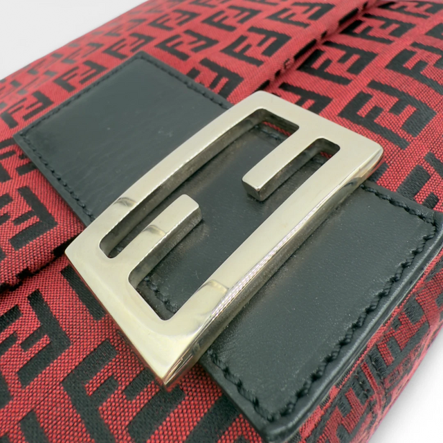 Fendi handbag Mamma Baguette red