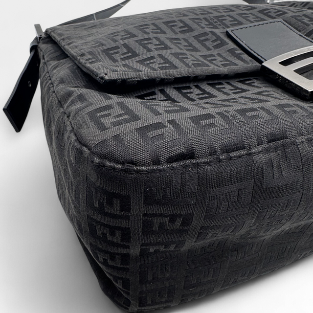 Fendi Schultertasche Mamma Baguette