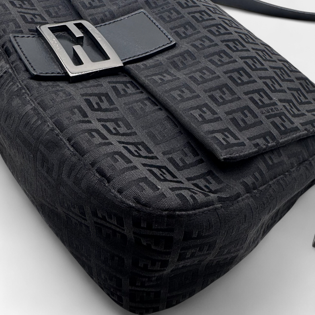 Fendi Schultertasche Mamma Baguette