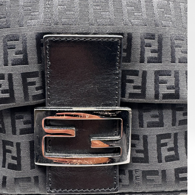Fendi Schultertasche Mamma Baguette