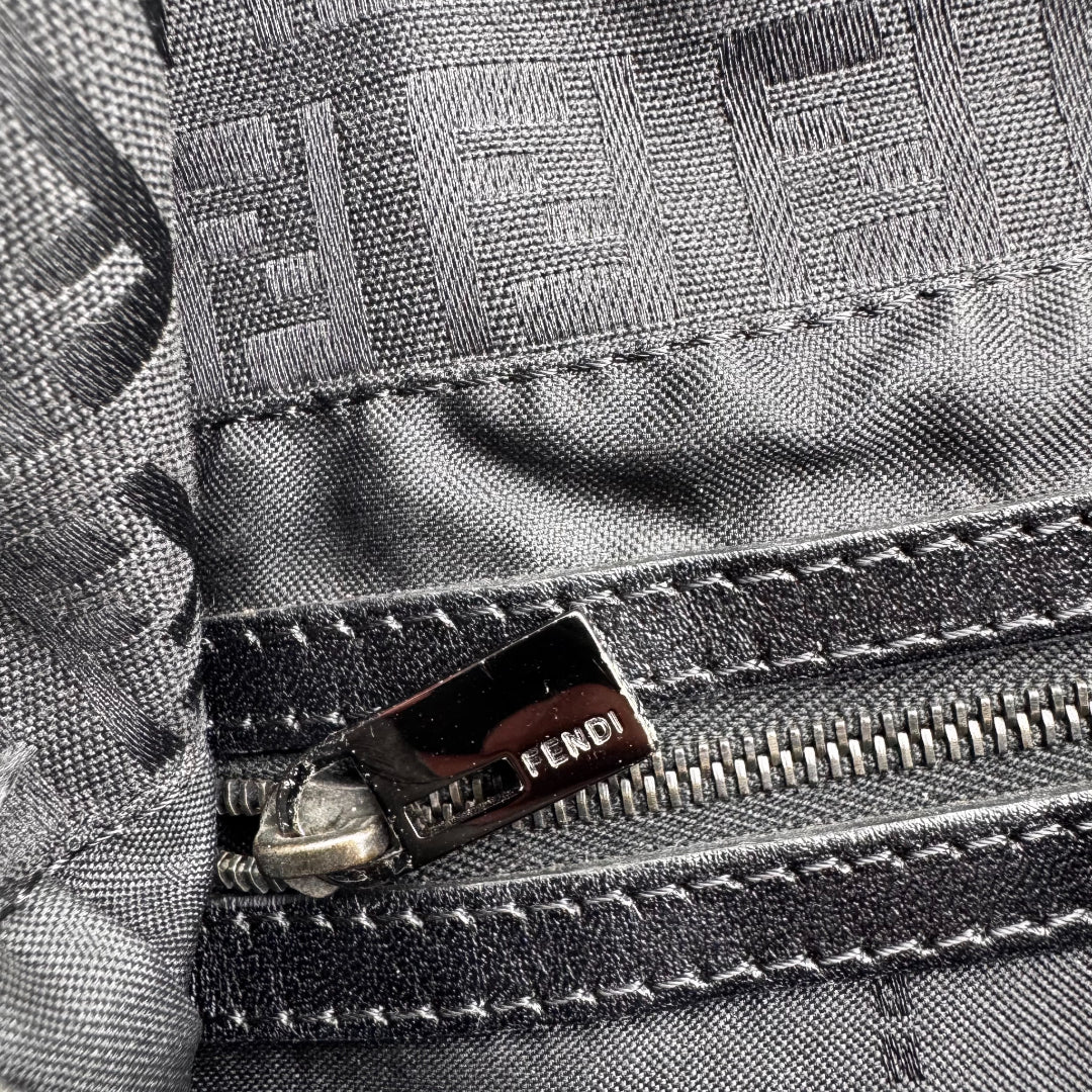 Fendi Schultertasche Mamma Baguette