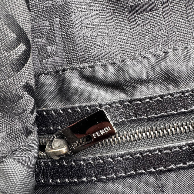 Fendi Schultertasche Mamma Baguette