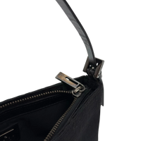 Fendi Pochette Baguette schwarz