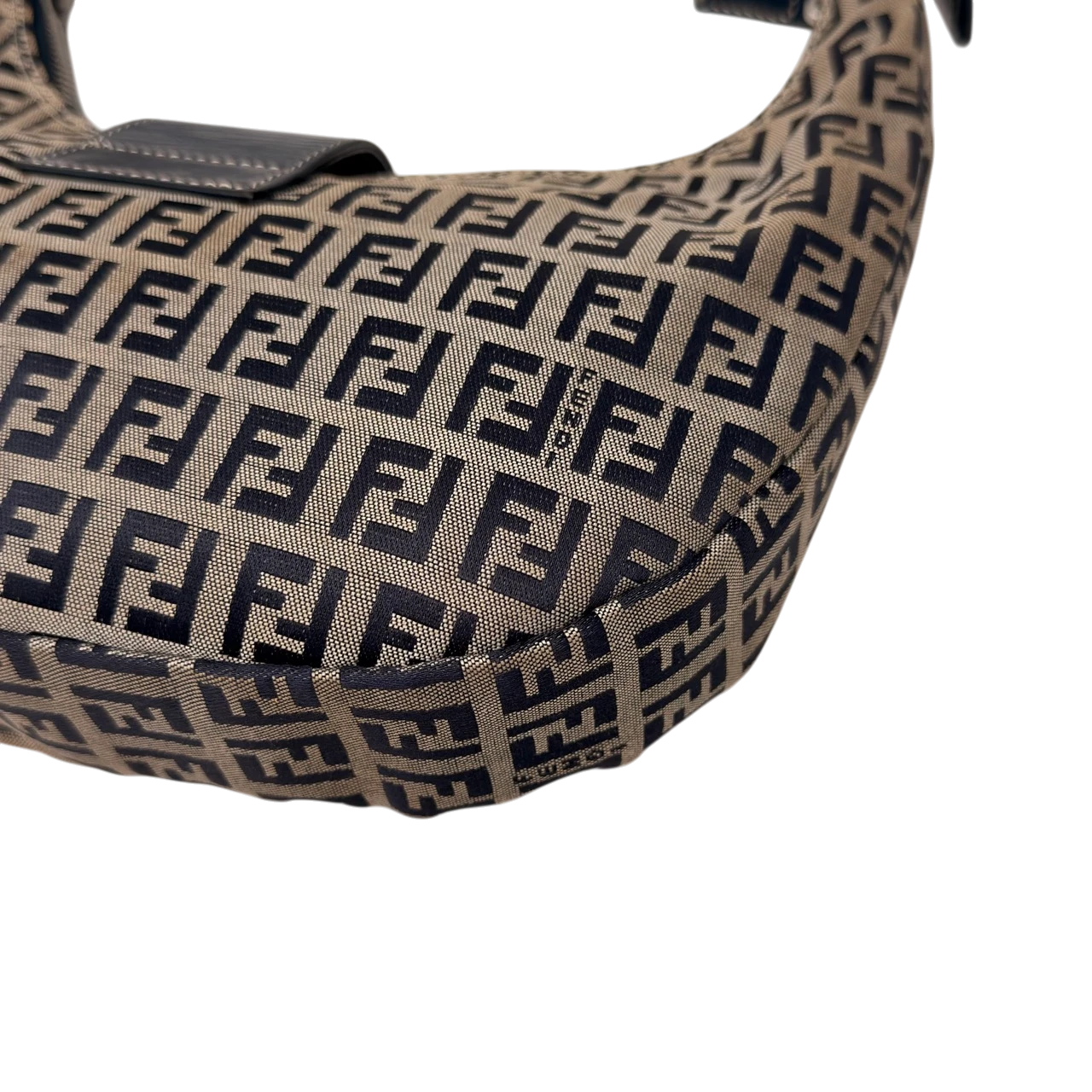 Fendi Schultertasche Croissant