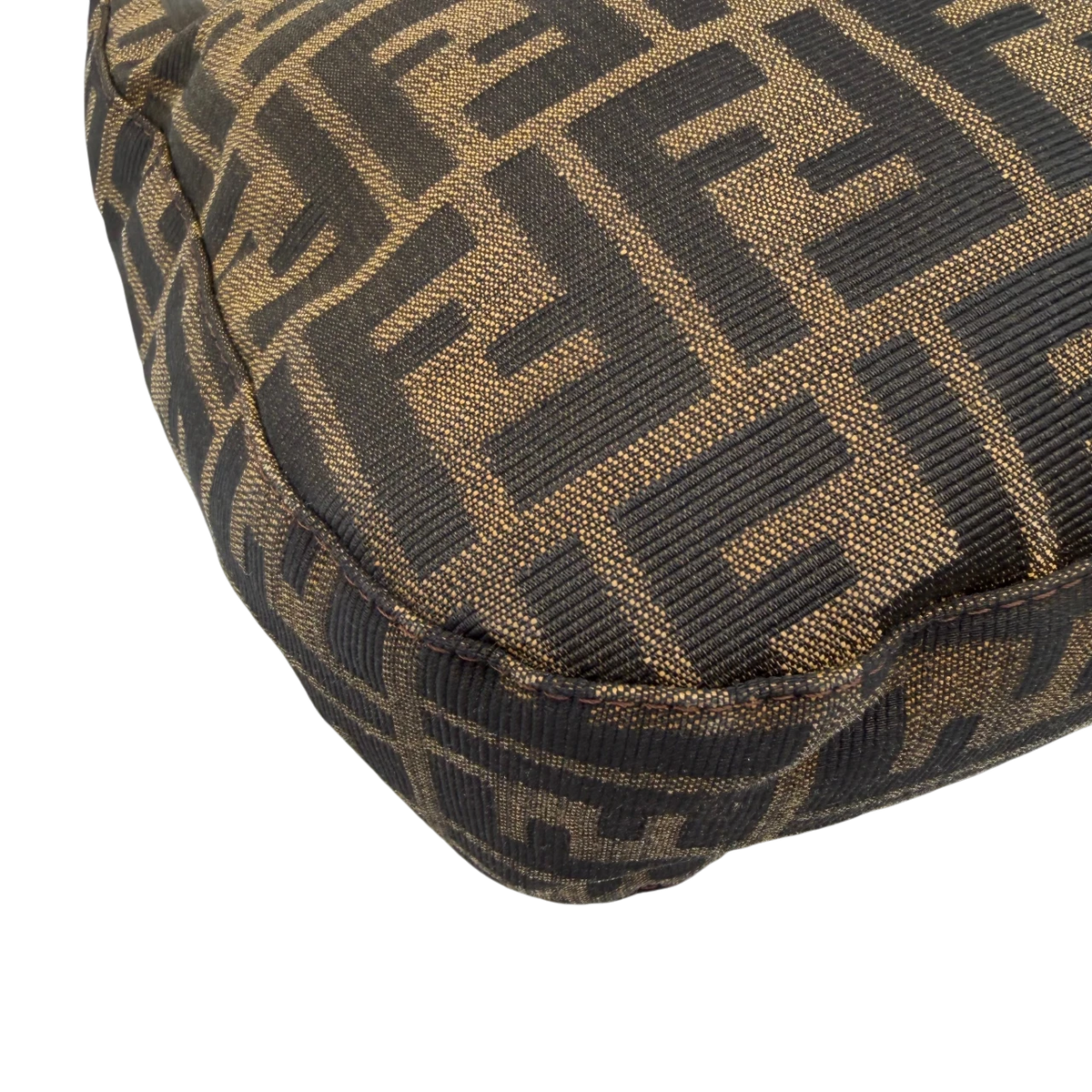 Fendi Schultertasche Hobo Zucca braun – Ecken im Detail