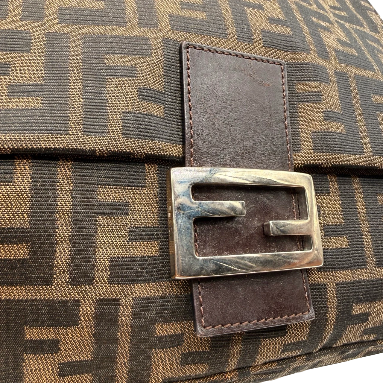 Fendi Schultertasche Mamma Baguette in Zucca braun