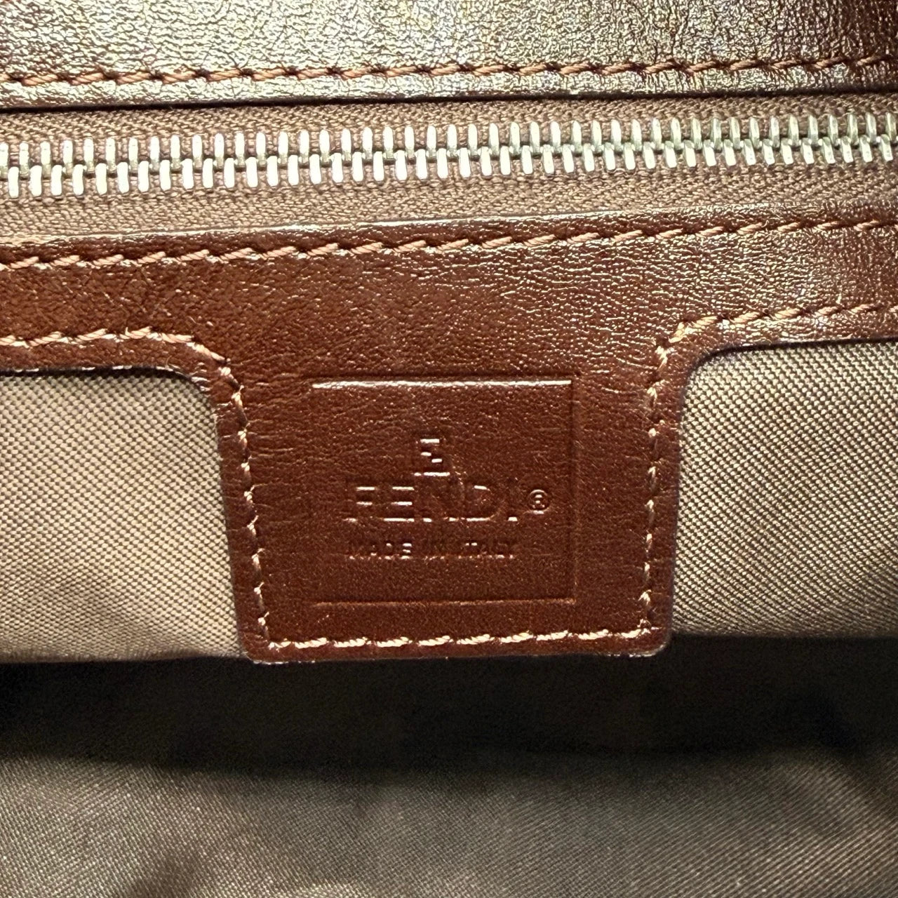 Fendi Schultertasche Mamma Baguette in Zucca braun