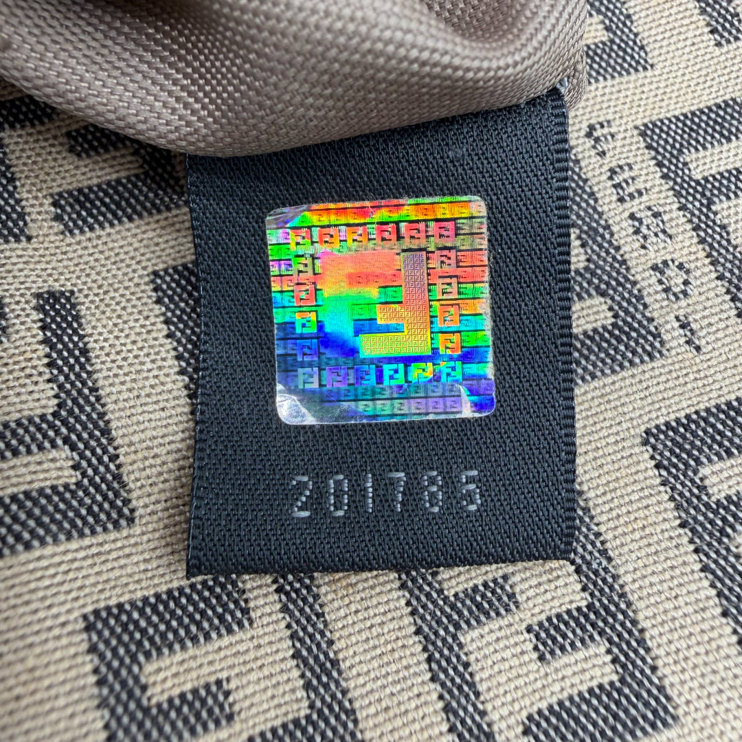 Fendi Schultertasche Mamma Baguette mini