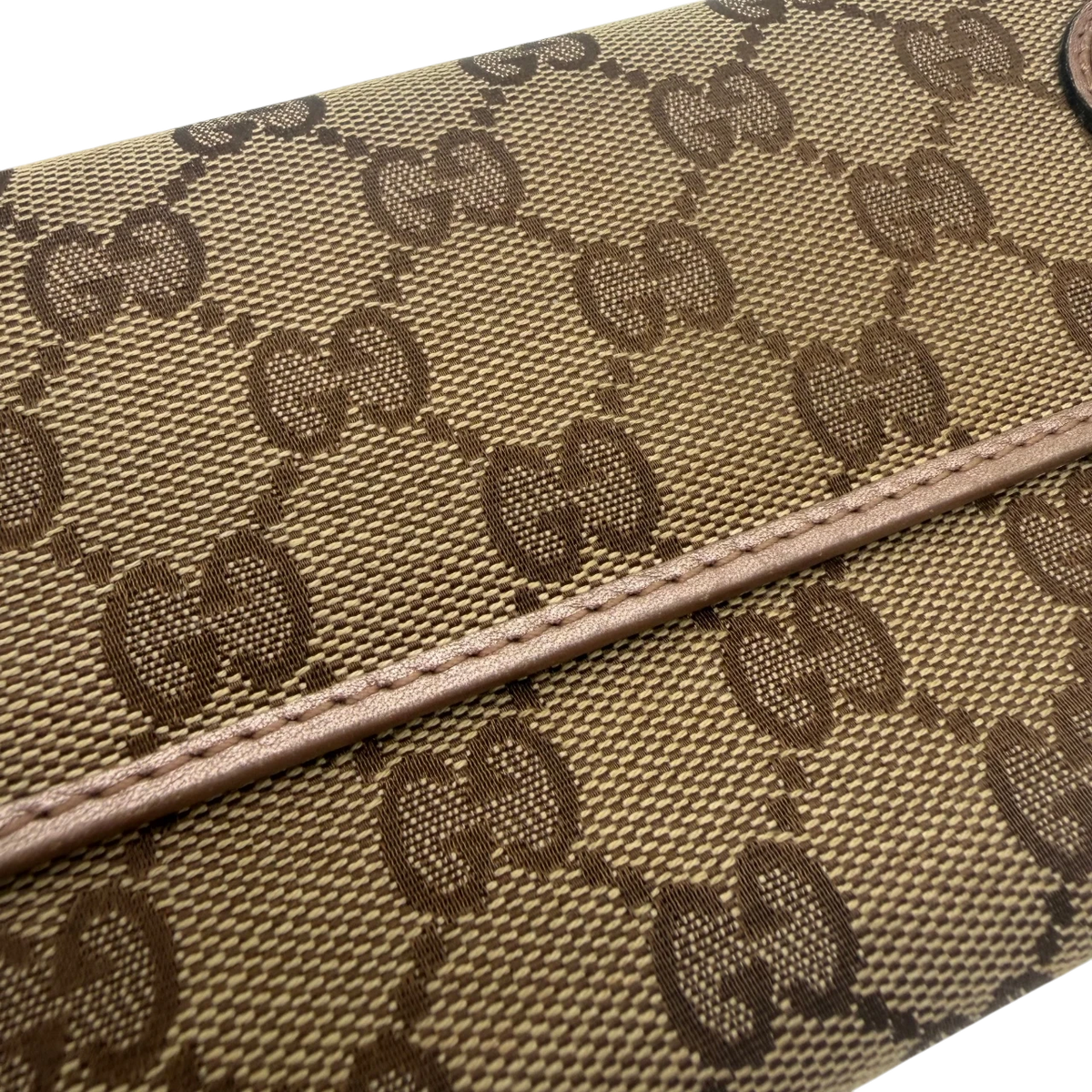 Gucci Geldbeutel Lovely Heart länglich monogram beige – Detailansicht