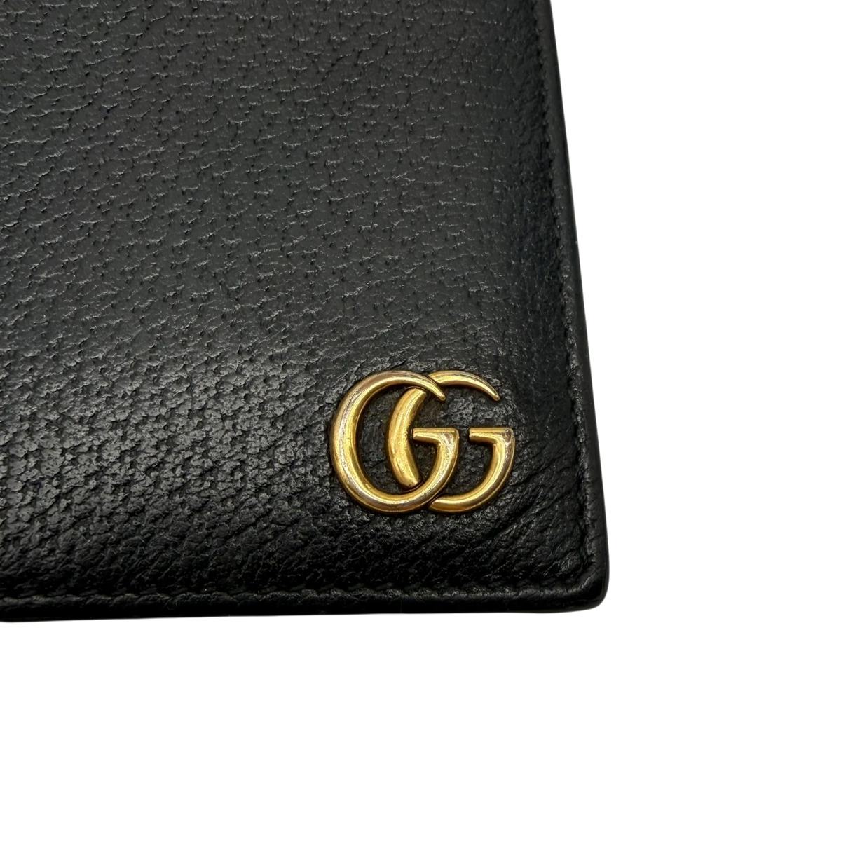Gucci Geldbeutel GG Marmont aus Leder schwarz – Logo im Detail