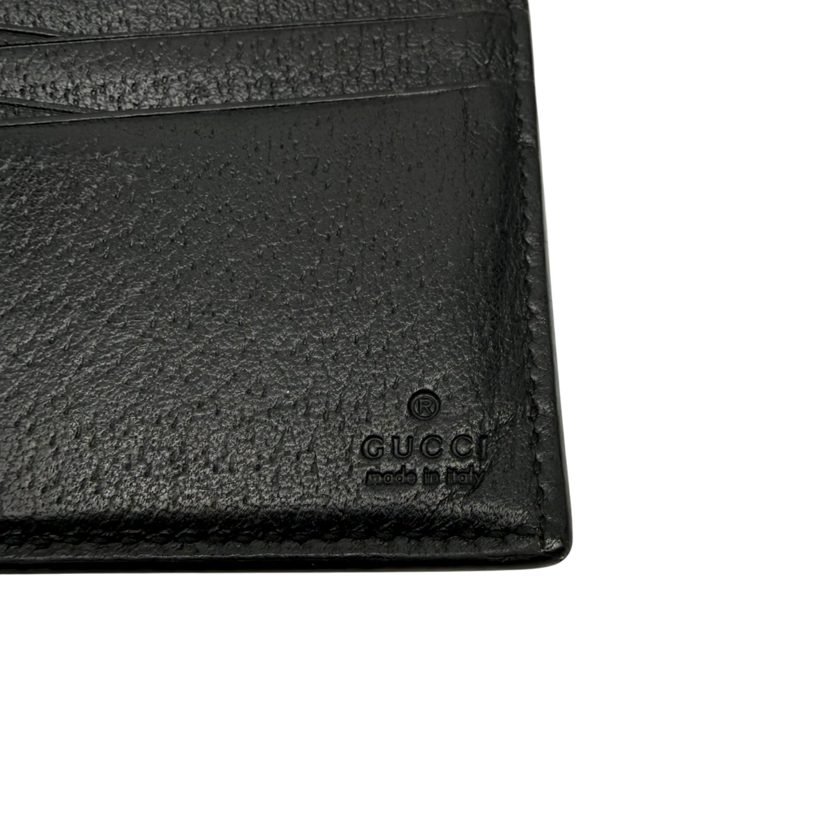 Gucci Geldbeutel GG Marmont aus Leder schwarz – Prägung im Detail