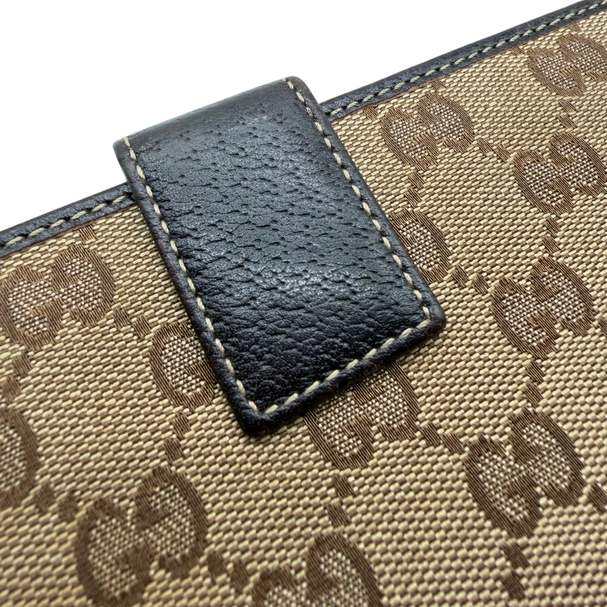 Gucci Geldbeutel Princy monogram beige – Detailansicht